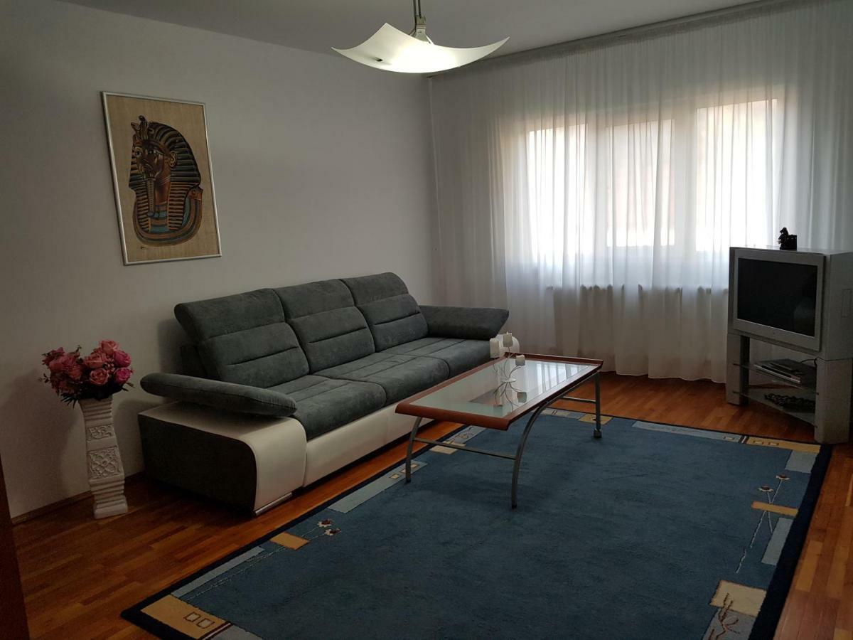 Apartament Melinda ออราแด ภายนอก รูปภาพ