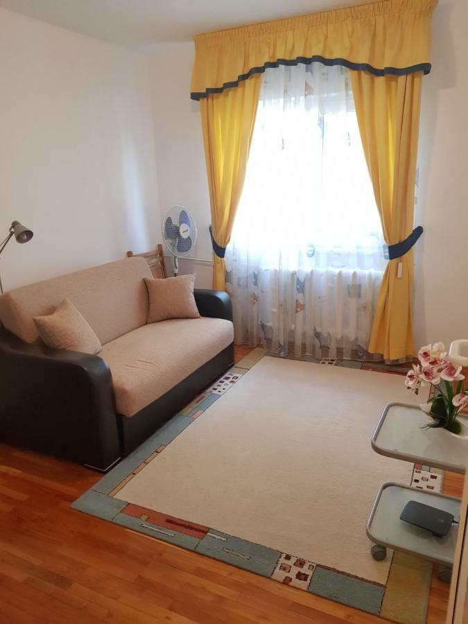 Apartament Melinda ออราแด ภายนอก รูปภาพ